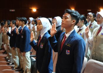 Tuah Azman, Daania Aleysha